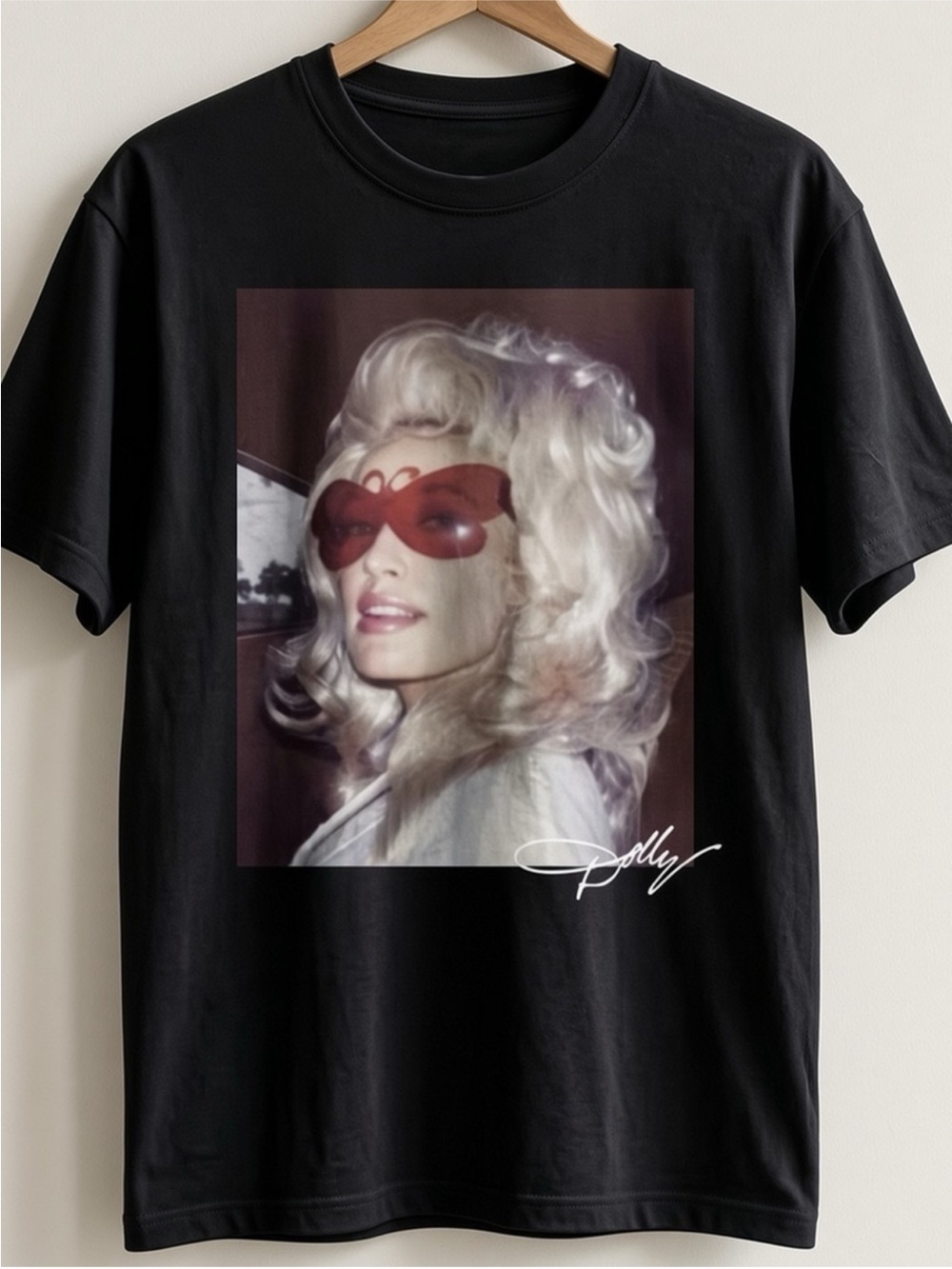 Dolly Parton Butterfly Sunnies Tee! Rare photo! SIZE MEDIUM🦋🌹